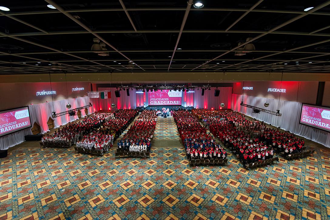 ¡Felicidades Graduadas! · Convención Fuller